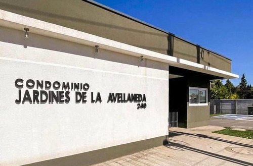 Arriendo Depto 3 Dormitorios Condominio Jardines De Avellane
