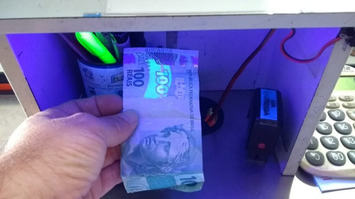 Imagem 3 de 6 de Fita Led 5050 Ultravioleta Luz Negra + Fonte 10a + 10 Emenda