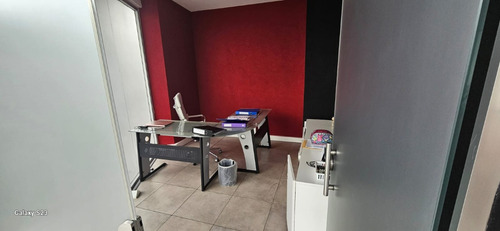 Financiado - Local / Oficina Segundo Piso Verdi 57/ 95 M²