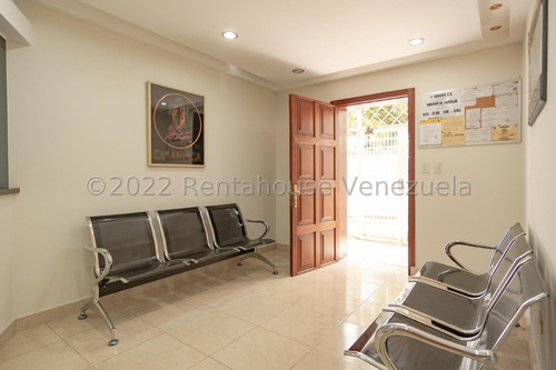 Casa En Venta 23-27850 En La Castellana 