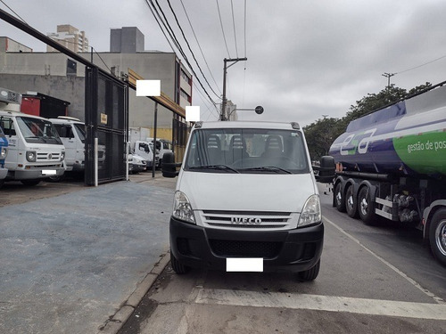 Imagem 2 de 7 de Iveco Daily 35s14 2011 No Chassi Km 260.000