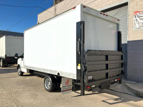 2016 Chevrolet Express 4500 Caja Seca 16' Pies