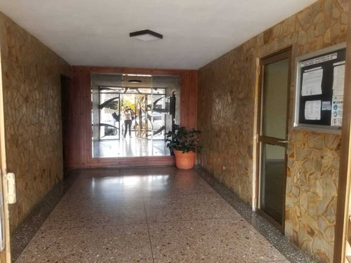 Se Vende Apartamento En Parque Valencia Con Financiamiento