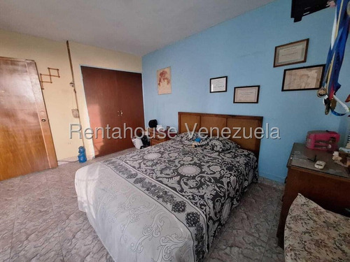 Marcos Gonzalez Vende Amplio Apartamento Zona Este Barquisimeto Lara #25-23121
