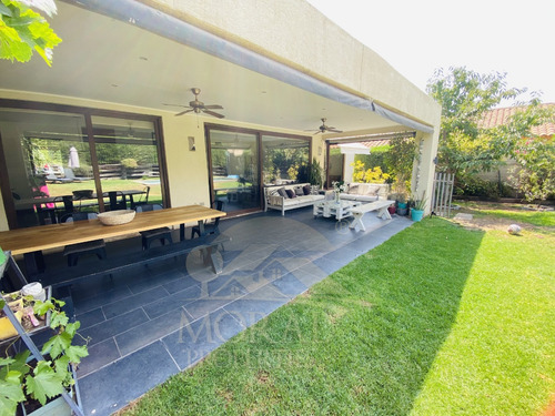 Hermosa Casa 4d 3b + Servicio Gran Jardín Formado Piscina