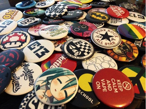 Pins/ Botones Anime, Comics, Musica, Kawaii, Juegos Y Mas