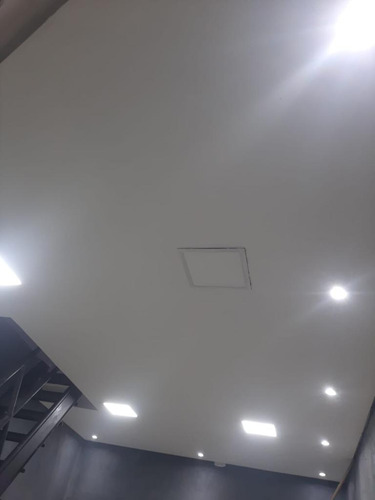 Vendo Salão Comercial 2 Andares Próximo Ao Pq Do Carmo C/ Re