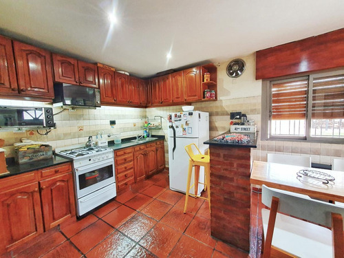 Imagen 4 de 25 de Venta Casa 3 Ambientes 296 M2 Cochera Pileta Lanus