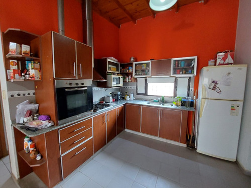 Vendo Casa Con 3 Habitaciones Y Cochera