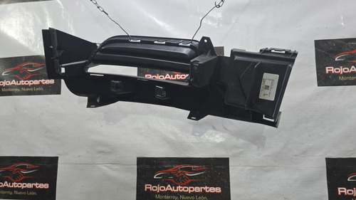 Guia Izquierda Faro Dodge Chargee 18/23 (Usado)