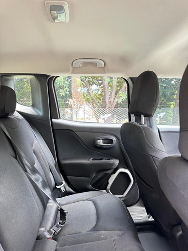 Jeep Renegade 1.8 Flex Aut. 5p