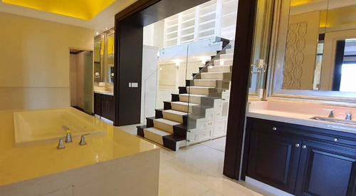 Imagen 8 de 30 de Venta Casa Con Alberca Y Jardín En Bosque Real