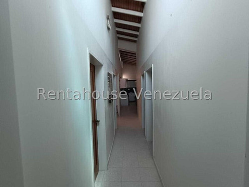 Oportunidad Se Vivir En El Castaño En Esta Quinta Tipo Apartamento En Primer Piso Te Invito A Conocerla 25-7117 Mmarin