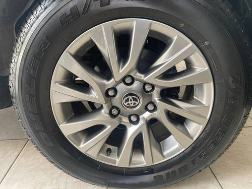 Toyota Hilux SW4 2.7 VVT-I FLEX SRV 7L 4X2 AUTOMÁTICO