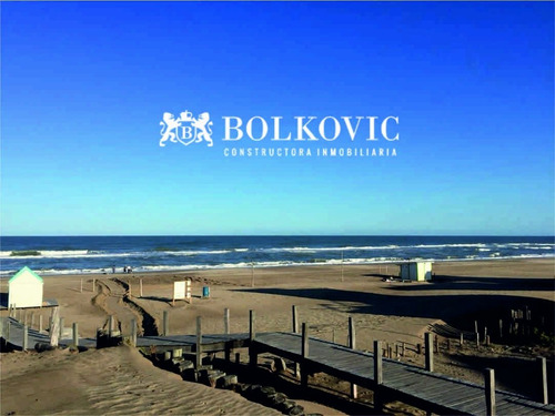 Espectacular Lote Sobre El Mar Multifamiliar-comercial -hotelero , Unico !!!!!
