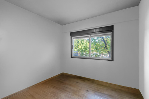 Departamento En Venta De 2 Ambientes En Floresta