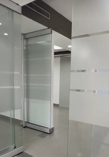 Imagen 3 de 17 de Oficina En Alquiler, Cc Torre Cristal Naguanagua