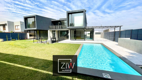 Nueva En Condominio La Dehesa 6d 8b 4est - Ziw Property