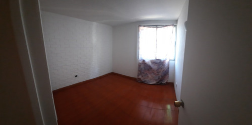 Condominio Las Palmas , Depto. Con Estacionamiento