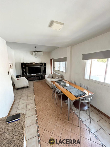 Casa En Ph Multifamiliar 5 Ambientes. Excelente Zona