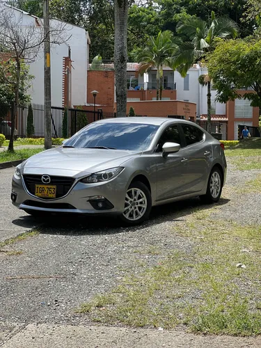 Mazda 3 2.0 Touring At