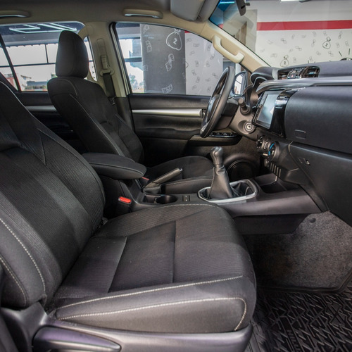 Imagen 12 de 15 de Toyota Hilux 2.4 4x4