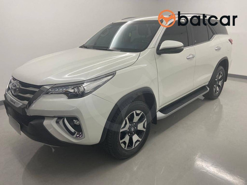 Imagem 2 de 15 de Toyota Hilux Sw4 2.8 Srx Diamond 4x4 7 Lugares 16v Turbo