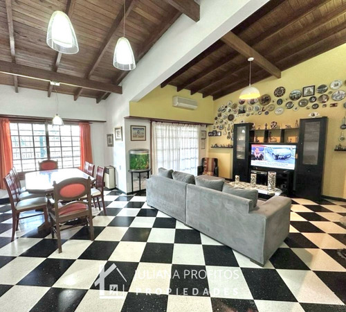 Casa Para Dos Familias Y Galpon En Planta Baja Quilmes Oeste