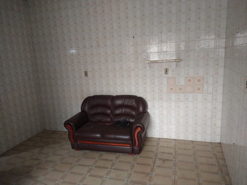 Imagem 9 de 14 de Casa Com 1 Dormitório 1 Banheiro/1 Salão Comercial