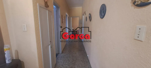 Hermosa Casa Sobre Islas Canarias Esq Castro