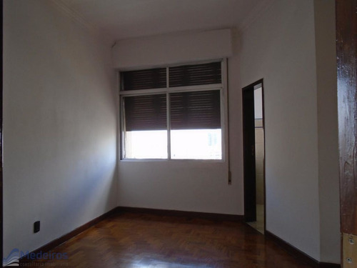 Apartamento, Prédio Misto, 01 Dormitório, A 200 Metros Metrô República, Vdto. 09 De Julho-centro. - Md830