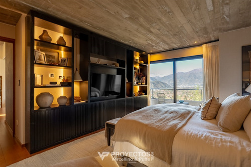 Casa En Venta De 8 Dorm. En Lo Barnechea