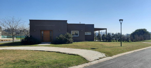 Imagen 6 de 17 de Oportunidad!!! Casa En El Canton Norte Con Vista Al Agua.