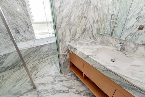 Venta-alquiler Departamento 5 Ambientes En Alvear Tower, Puerto Madero