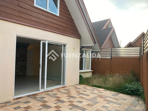 Casa En Venta De 4d3b En Santuario De La Laguna Puerto Montt