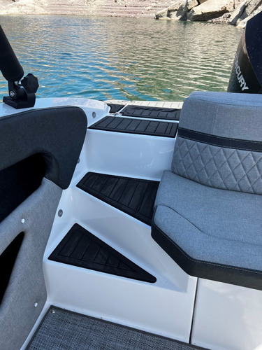 Lancha Geuna F212 Supreme Con Mercury 150hp Xl 4 Tiempos