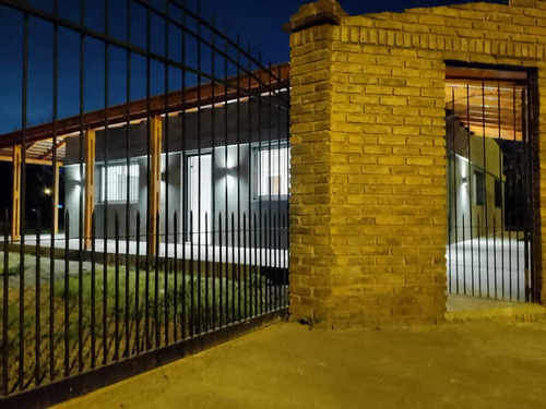 Imagen 2 de 30 de Casa Quinta 4 Amb En Venta Barrio 9 De Abril