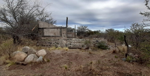 Terreno De 1 Hectárea Con Construcción A Terminar