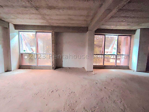 Espectacular Oficina En Venta, Ubicada En La Zona Norte De La Ciudad De Maracay, La Arboleada. Ideal Para Comenzar O Expandir Tu Negocio 24-1270 Irrr