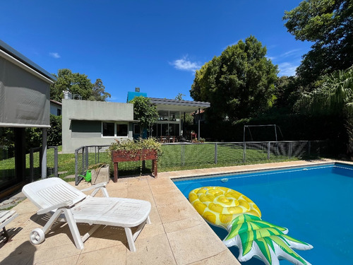 Excelente Casa En San Carlos C.c. Lote Central