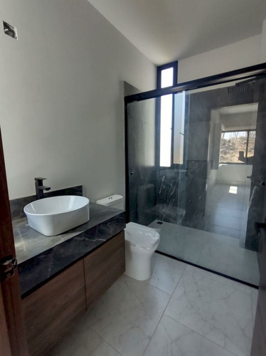 Casa Minimalista En Venta En Burgos Bugambilias, Temixco Morelos.