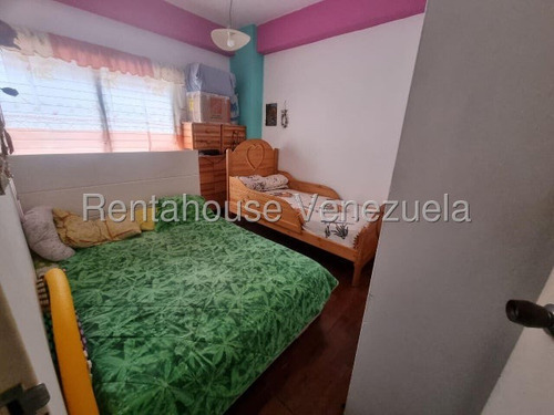 Ana Karina Molleja Vende Amplio Apartamento Zona Este Barquisimeto, Lara/ Akm