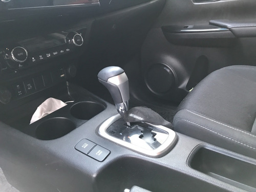 Imagen 11 de 15 de Toyota Hilux 4x4 Dc Srv 2.8 Tdi 6 At 204cv