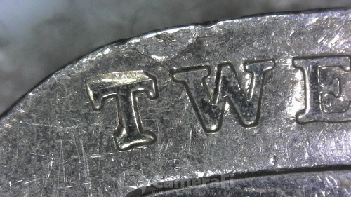 2009 Twenty Pence Error Die Chip Doubled Die Reyna Pinocho. (Usado)