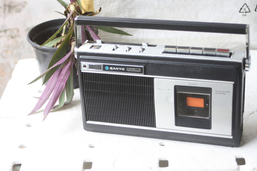 Toca Fitas Cassette Sanyo M2220 Funcionando (Usado)
