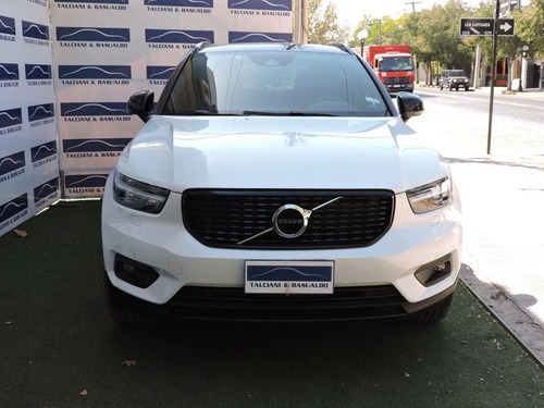 Volvo XC40 T5 R-design