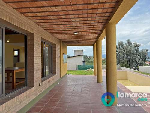 Villa Del Lago En Carlos Paz Toda En Planta Baja Con Vistas Increibles