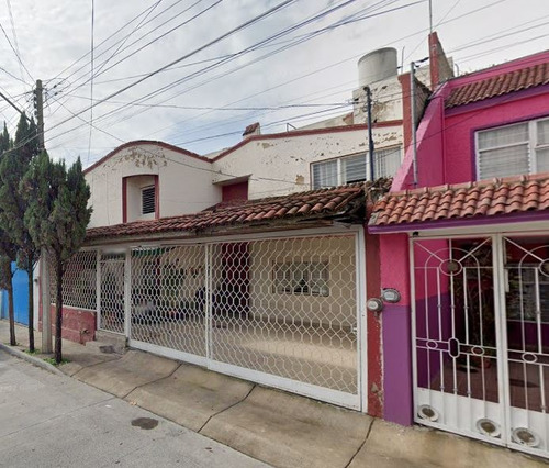 Casa Con Excelente Ubicación En Francisco C. Morales, Echeverría, Guadalajara, Jal. Arf
