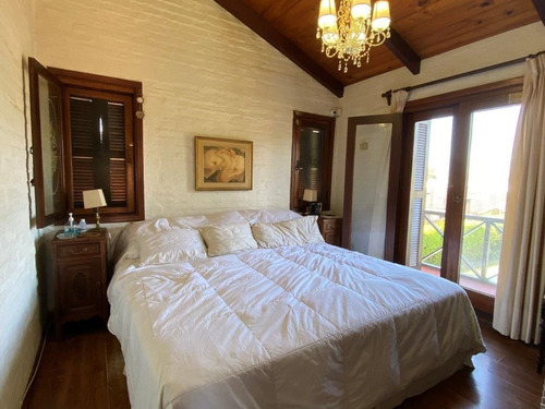 Casa En Venta De 3 Dormitorios En Barra De Carrasco