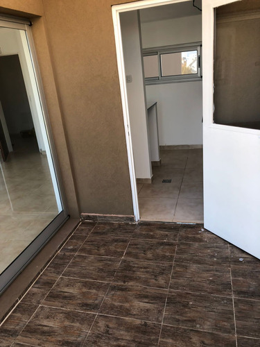 Departamento En Venta 2 Amb Con Cochera-saenz Peña
